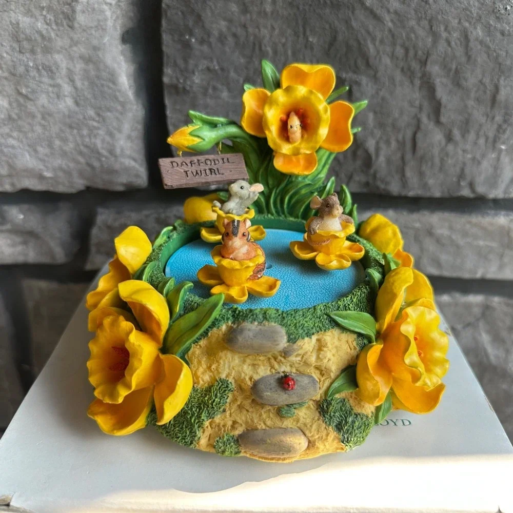 Fitz and Floyd Teeny Tiny Tails Music Box Daffodil Twirl Cottage Grandmacore EUC